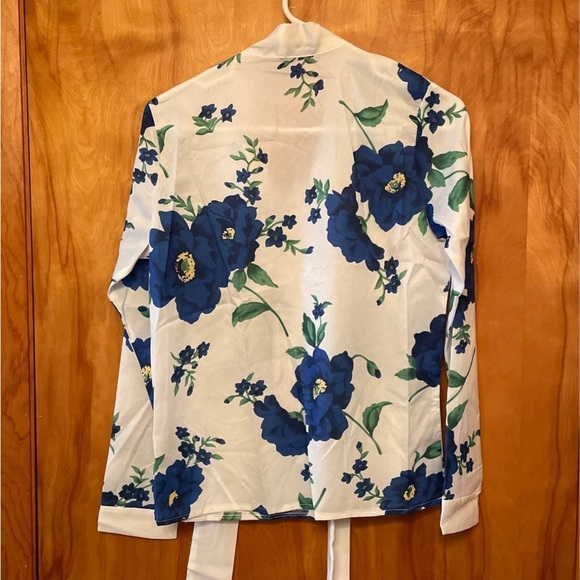 SHEIN Floral Blouse - Picture 3 of 6